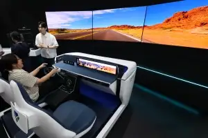 ‘K-디스플레이 2025’ 개막… 삼성D·LGD, 첨단 기술 총출동