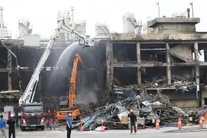 금호타이어 광주공장 해체…덤프트럭 4천여대 분량 폐기물