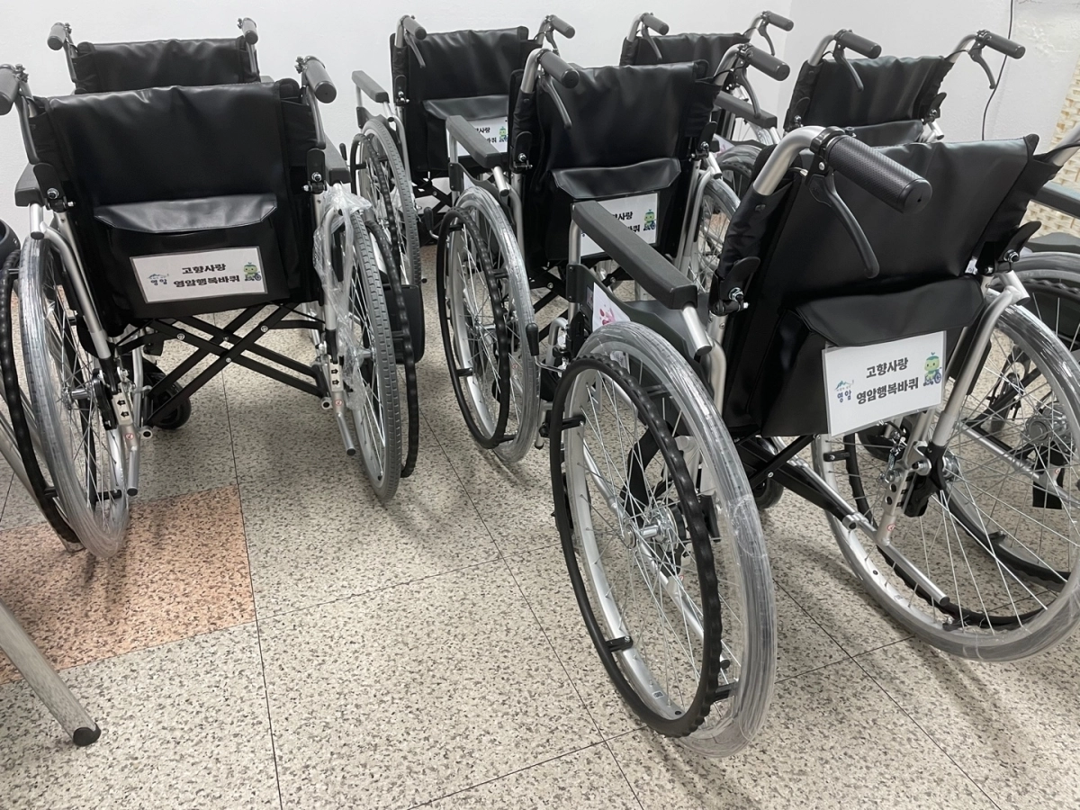 영암군이 고향사랑기부금으로 교체한 무료 대여 휠체어.  영암군 제공