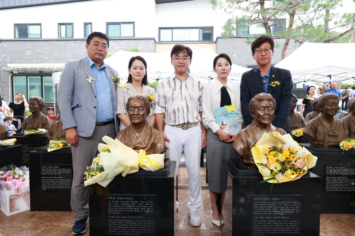 김진명 의원. 8월 9일, ‘2025년 일본군 위안부 피해자 기림의 날’을 맞아 나눔의집에서 열린 기림 문화제 ‘다시 만난 나비, 세계가 하나로’ 기념행사 참석.(사진=경기도의회)