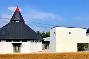 화해와 평화의 교회 창립예배…우여곡절 끝 8년만에 완공