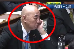 “나잇값 좀!” 조는 의원 욕하더니…국회 데뷔날 ‘쿨쿨’ 딱걸렸네 (영상) [이런 日이]