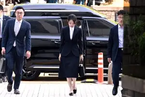 [사설] 초유의 前대통령 부부 동시 구속… 부끄럽고 또 부끄럽다