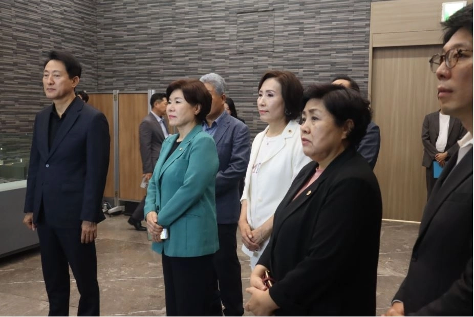 지난 11일 서울추모공원을 방문해 화장로 증설과 부대 시설 개선 현황을 점검한 김영옥 위원장