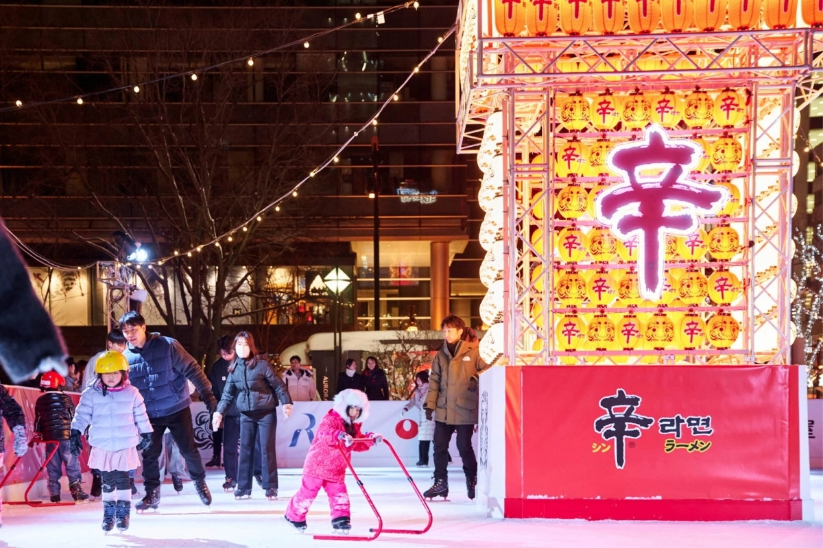 지난 2월 일본 삿포로 눈축제에 마련된 ‘신라면 아이스링크’. 농심 제공