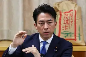 고이즈미 신지로 日농림수산상, 야스쿠니신사 참배