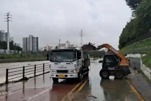 “행정력 총동원” 도봉구, 하천변 산책로 등 청소 완료
