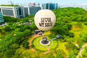 여의도 ‘서울달’ 1년 새 5만명이 탔다