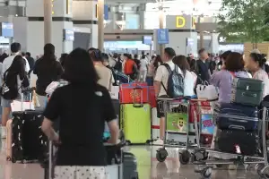 [단독] 6개월만 일해도 연차 15일…3년간 모아 장기 휴가 가능
