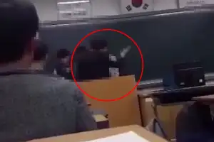 “학생들 세워놓고 연달아 뺨 때려” 교사 폭행 영상에 ‘발칵’