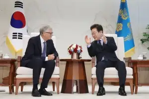[포착] 이재명 대통령 접견한 빌 게이츠…화기애애한 두 사람