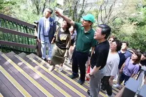 “고지대 100곳 무장애길로”…오세훈, 중구 설치 예정지 점검