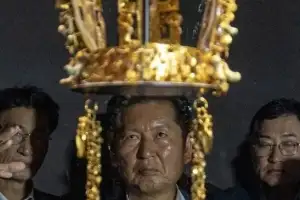 ‘금관 쓴 정청래’ 사진 올렸다 ‘빛삭’…국힘 “명청 교체기냐”