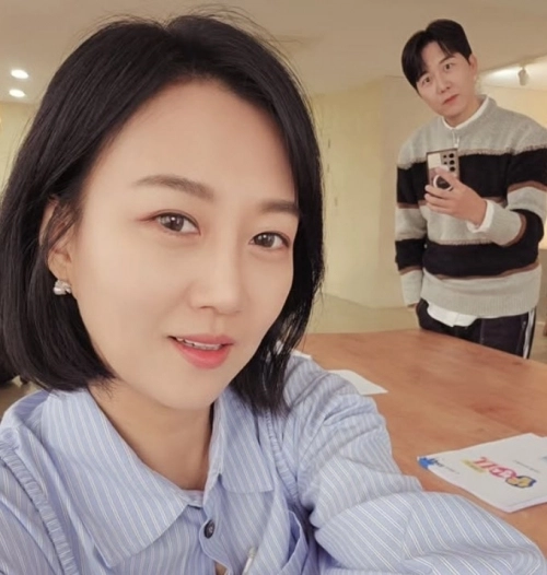 가수 장윤정(왼쪽)과 방송인 도경완. 장윤정 인스타그램 캡처