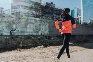 ‘땀 흠뻑’ 운동했으면 30분 이내 샤워 필수…미뤘더니 ‘피부’에 이런 일이