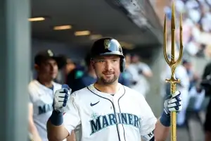 저지보다 10개, 오타니보다 5개 많은 홈런 1위…시애틀 롤리, MLB 포수 최초 시즌 50호포 ‘쾅’