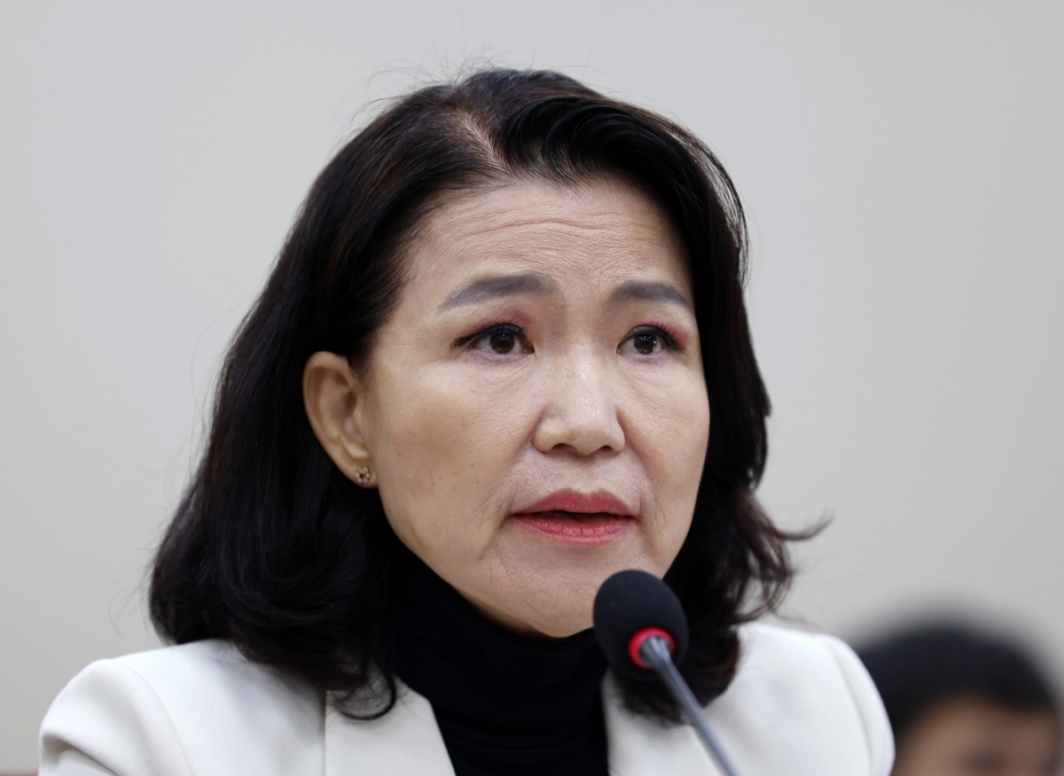 질의 답하는 이진숙 방통위원장