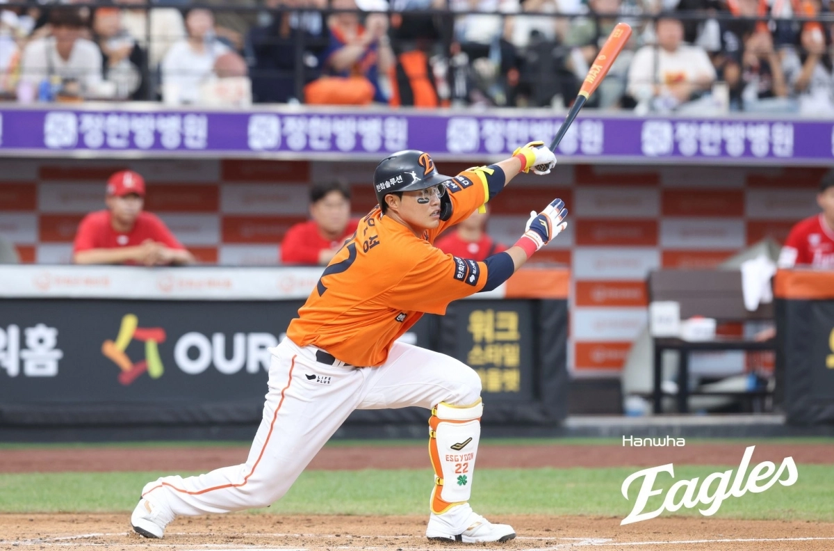 한화 이글스 채은성이 23일 대전 한화생명볼파크에서 열린 2025 KBO리그 정규시즌 SSG 랜더스와의 홈 경기에서 타격하고 있다. 한화 이글스 제공
