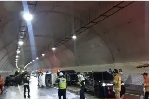 담양 2터널서 화물차 적재물 피하려다 5중 추돌 사고···4명 경상