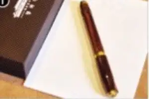 트럼프가 탐낸 ‘서명용 펜’ 즉석 선물
