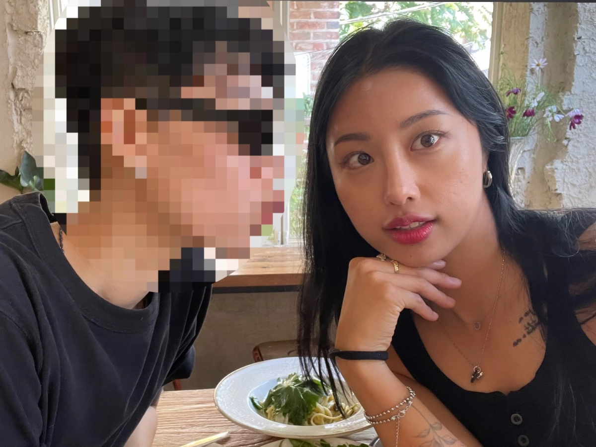 채널A 예능 ‘강철부대W’ 출연자인 곽선희(오른쪽)가 오는 11월 미국에서 동성 연인(왼쪽)과 결혼할 예정이라고 밝혔다(사진 일부 모자이크 처리함). 곽선희 인스타그램 캡처