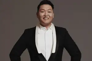 싸이 ‘수면제 대리수령’ 혐의 수사 중…소속사 “명백한 과오이자 불찰”