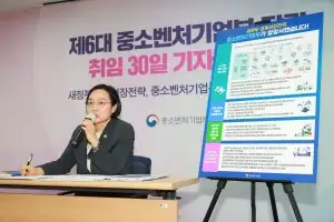 중소기업 830만개 육박… 회사·직원 늘고 매출은 감소
