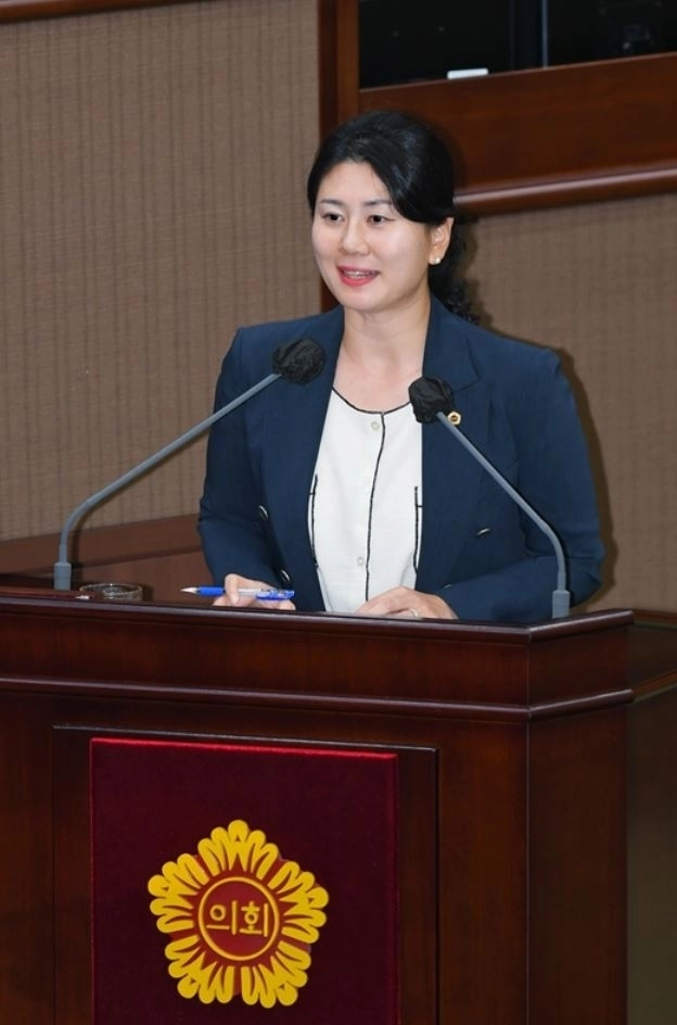 지난달 29일 열린 제322회 임시회에서 시정질문을 하는 박수빈 의원