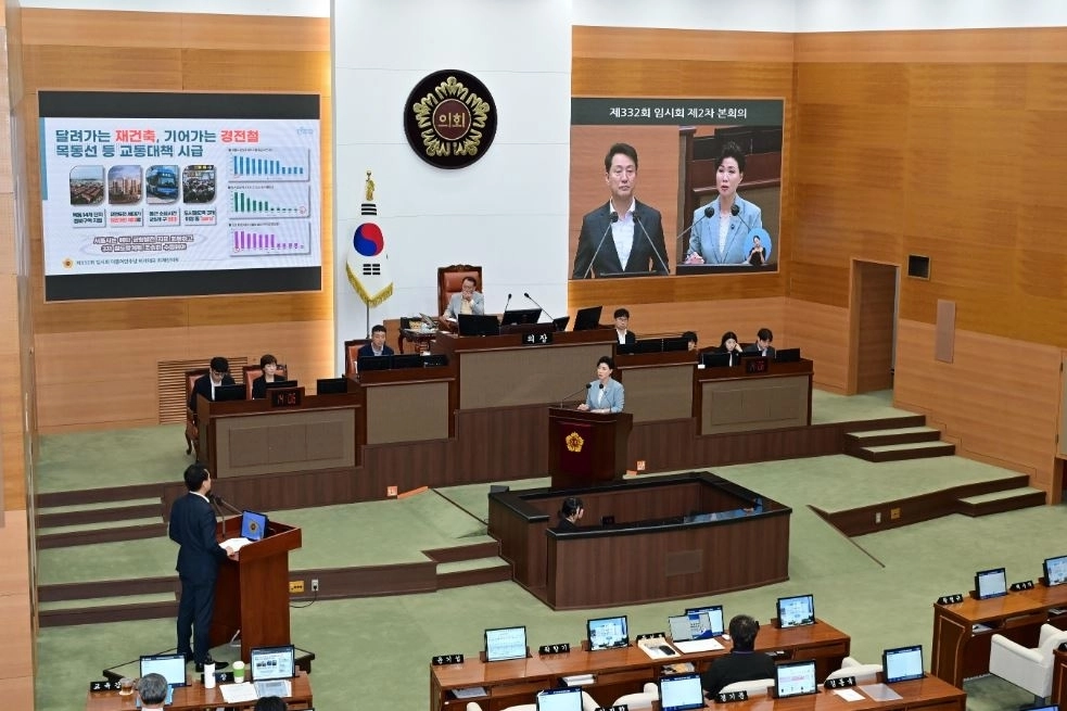 지난달 28일 열린 제332회 서울시의회 임시회 제2차 본회의 시정질문에서 질의하는 최재란 의원