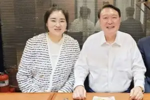 尹 구치소 생활 “편지 읽다 잠들고, 폭동 가담자 위해 기도”