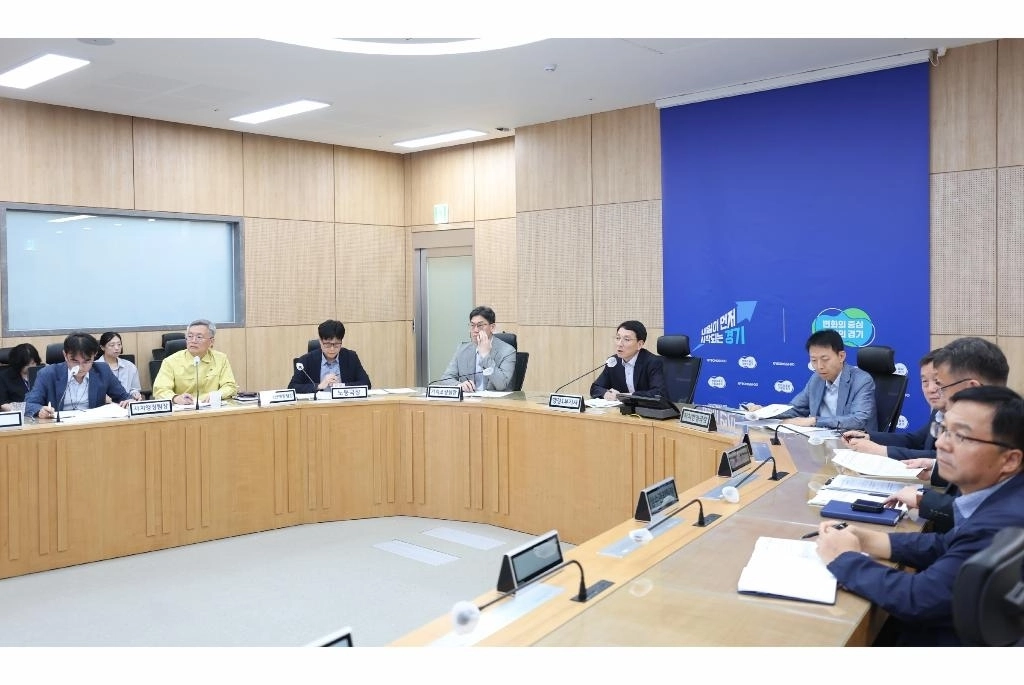 1일 재난상황실에서 김성중 행정1부지사와 31개 시군 부단체장 등이 참석한 가운데 2025년 제6차 道-시군 부단체장 회의(영상)가 열리고 있다. (경기도 제공)