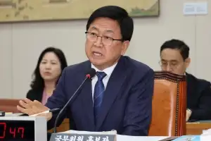 최교진 “조국 입시비리 옹호, 젊은이 마음 못살폈다” 사과