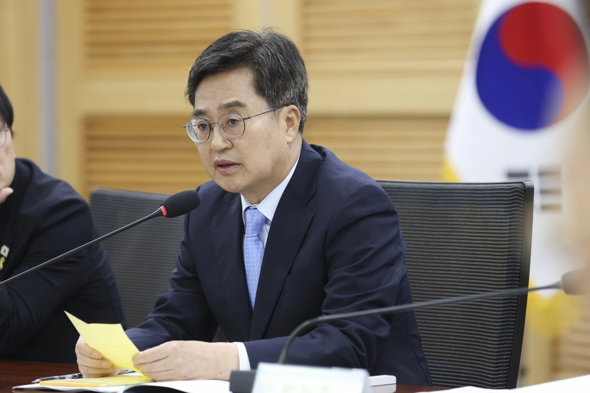 2일 오전 국회의원회관 제2세미나실에서 열린 국가간병책임제 실현을 위한 국회 토론회에서 김동연 경기도지사가 환영사를 하고 있다. (경기도 제공)