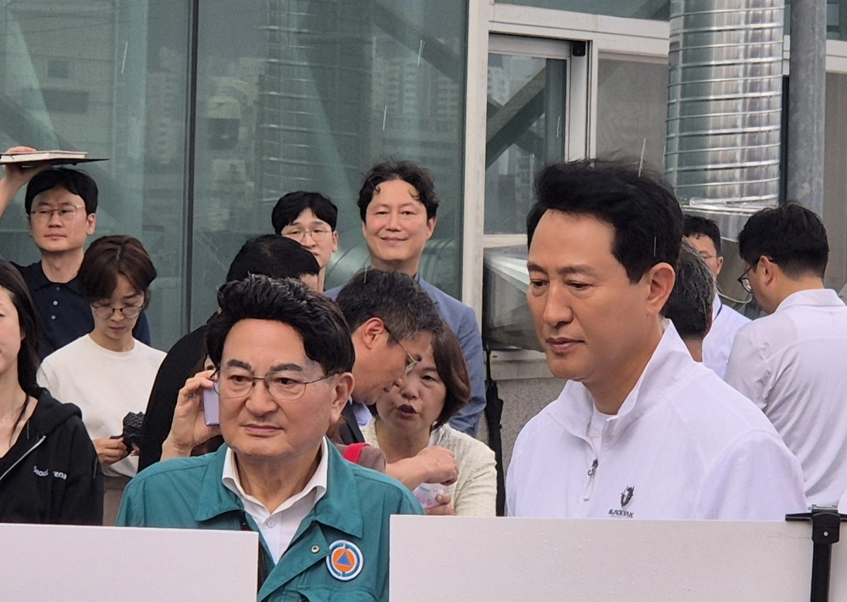 홍국표 의원(왼쪽)과 오세훈 시장