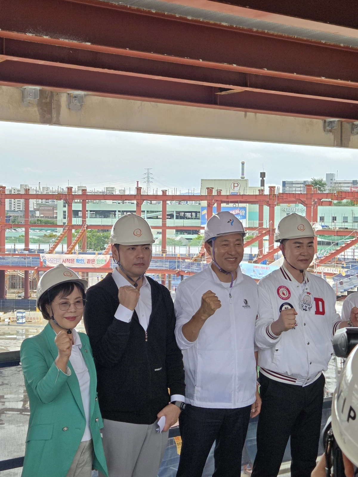 지난 1일 창동문화체육센터에서 시작된 ‘서울아레나 현장점검’에 오세훈 서울시장(오른쪽 두번째)과 함께 참석한 이경숙 의원(왼쪽에서 첫 번째)