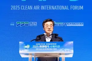 김동연 “기후 특화 경기도, 李 정부와 기후행동 이끌겠다”···‘청정대기 국제포럼’ 개막