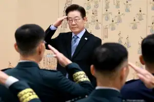 계엄후 ‘뒤숭숭’ 군심 추스른 이재명 대통령의 거수경례 [포착]
