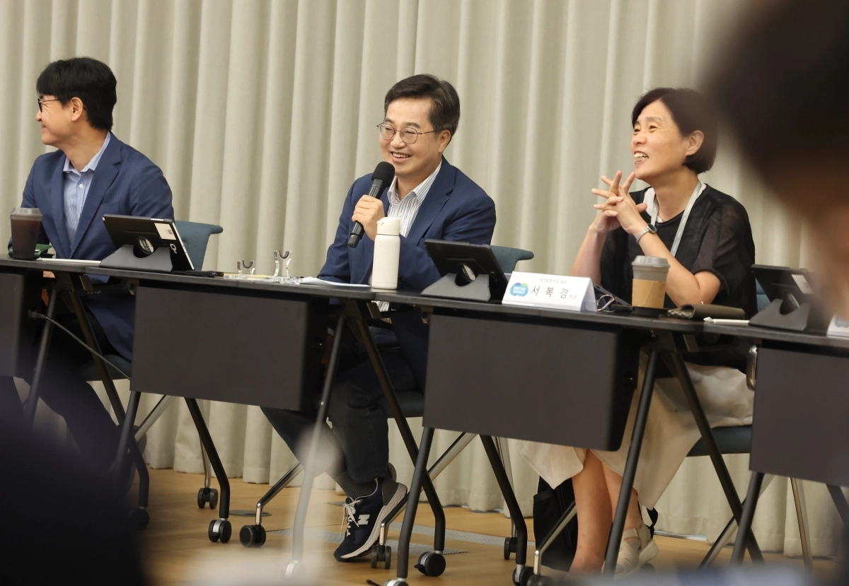 3일 네이버 1784에서 열린 2025년 제2차 경기도 기후위기대응위원회 전체회의에서 김동연 경기도지사가 인사말을 하고 있다. (경기도 제공)