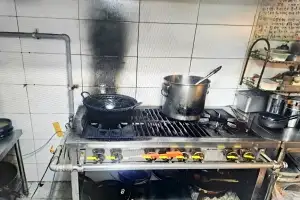 김밥집 기름 냄비에 불나자 초기 대응나선 손님…“구민 표창”
