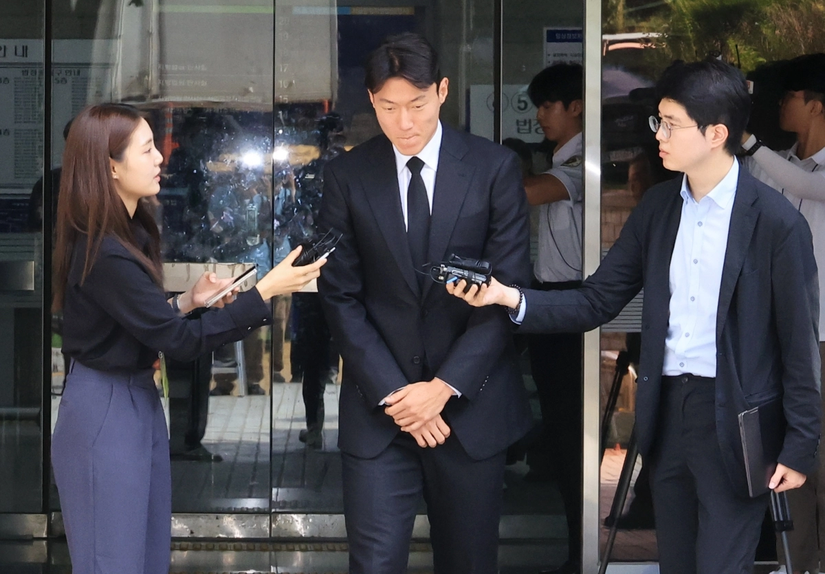 ‘불법 촬영’ 황의조 2심도 징역형 집행유예