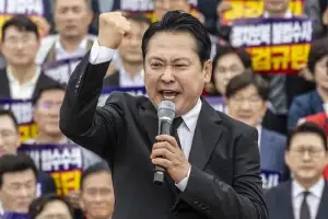野 “쓰레기 같은 내란 프레임 깨는 날”....빗속 대규모 규탄대회