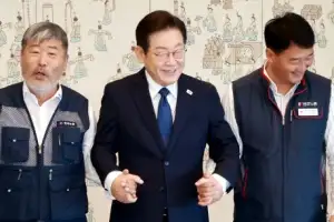 [포토] 李대통령, 양대노총 위원장과 오찬 간담회