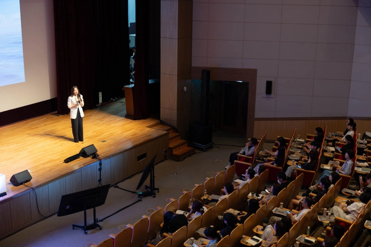 서울과기대 입시설명회에서 윤혜정(EBS 국어 강사) 교사가 강연하고 있다. 서울과기대 제공