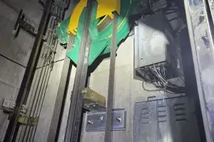 파주 요양원 승강기 화재 88명 대피 소동