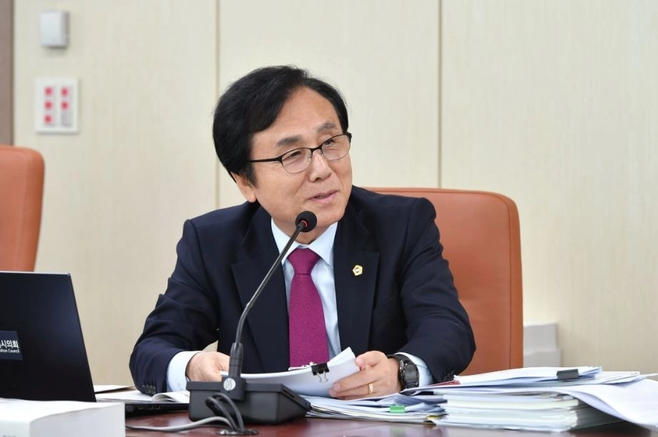 질의하는 강석주 의원