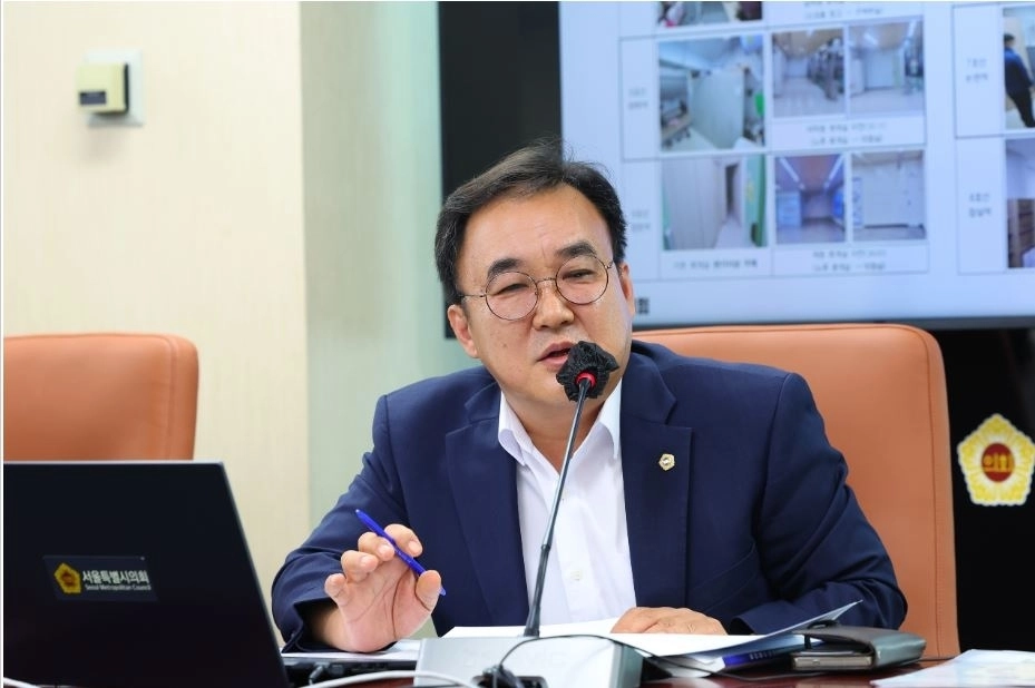 질의하는 윤기섭 의원