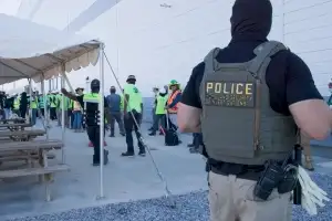 9·11 계기로 탄생한 ‘강성 ICE’… 트럼프 “그들은 할 일 한 것”