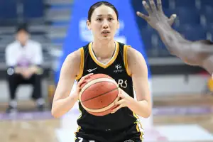 ‘3점 39%·7개’ 강이슬, 26점 맹폭…‘사격 농구 신기록’ KB, 박신자컵 4위로 한국 체면치레