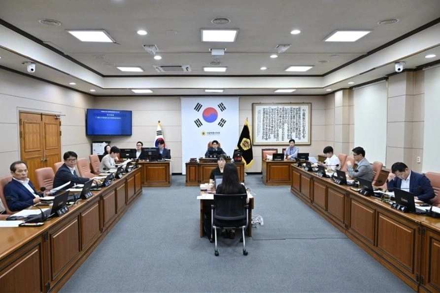 지난 5일 제3차 회의를 개최한 서울시의회 규제개혁 특별위원회(위원장 김종길)