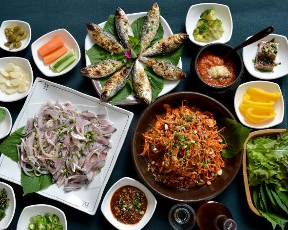 ‘제24회 광양전어축제’가 오는 12일부터 14일까지 진월면 망덕포구 일원에서 재미·별미·의미를 함께 즐기는 ‘3미(味) 축제’로 열린다.